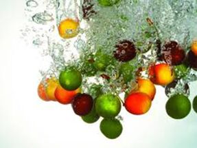 Eplucher le fruit avec des acides de fruits, grâce à des cellules cutanées renouvelées